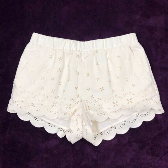 H&M Pants - H&M Divided Cream White Laser Cut High Rise Shorts Size 8